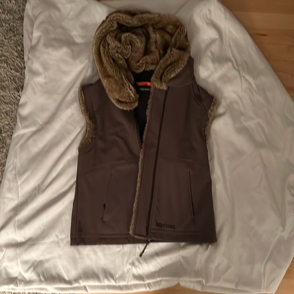 Marmot dry climb, fur lined, super cute winter vest